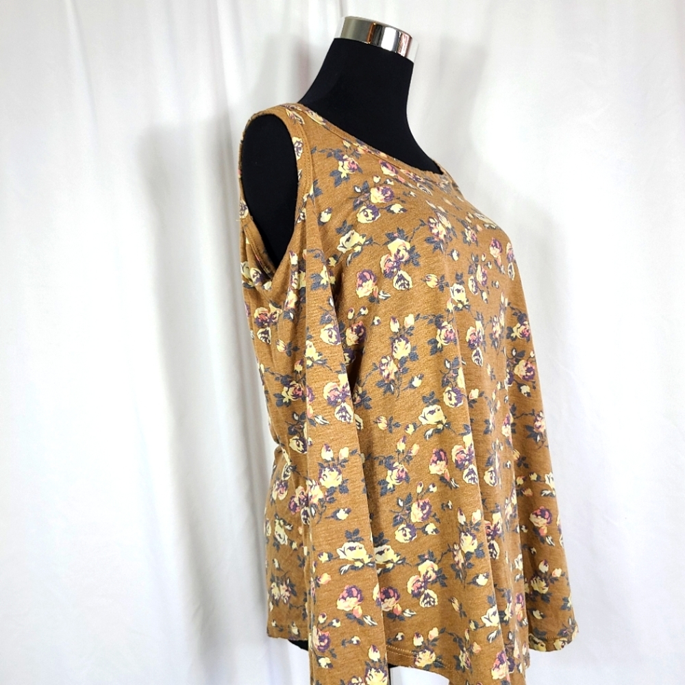 OPEN SHOULDER LONG SLEEVE BLOUSE - Picture 2 of 6